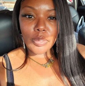 Meet your Posher, Nickeya